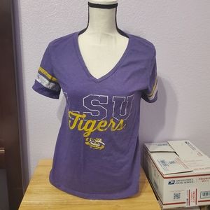 LSU WOMEN'S V NECK T SHIRT SIZE SMALL.
